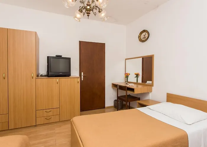 Guest House LinaHostel